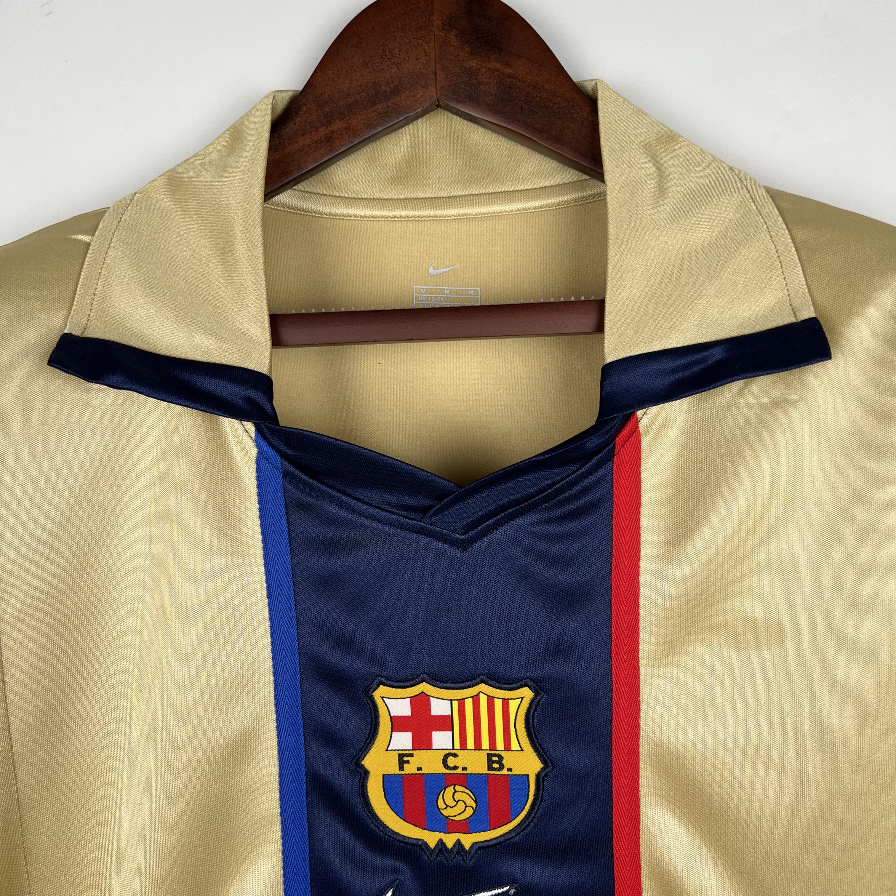 Retro Barcelona 2002 Away